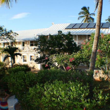 Hut Pointe Inn Governor's Harbour Exterior photo