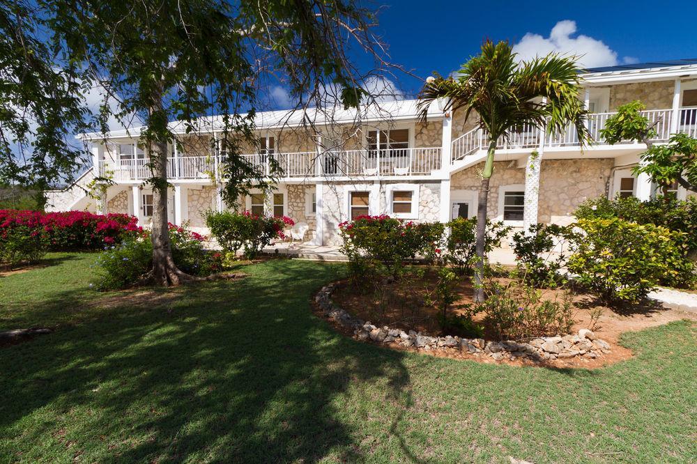 Hut Pointe Inn Governor's Harbour Exterior photo
